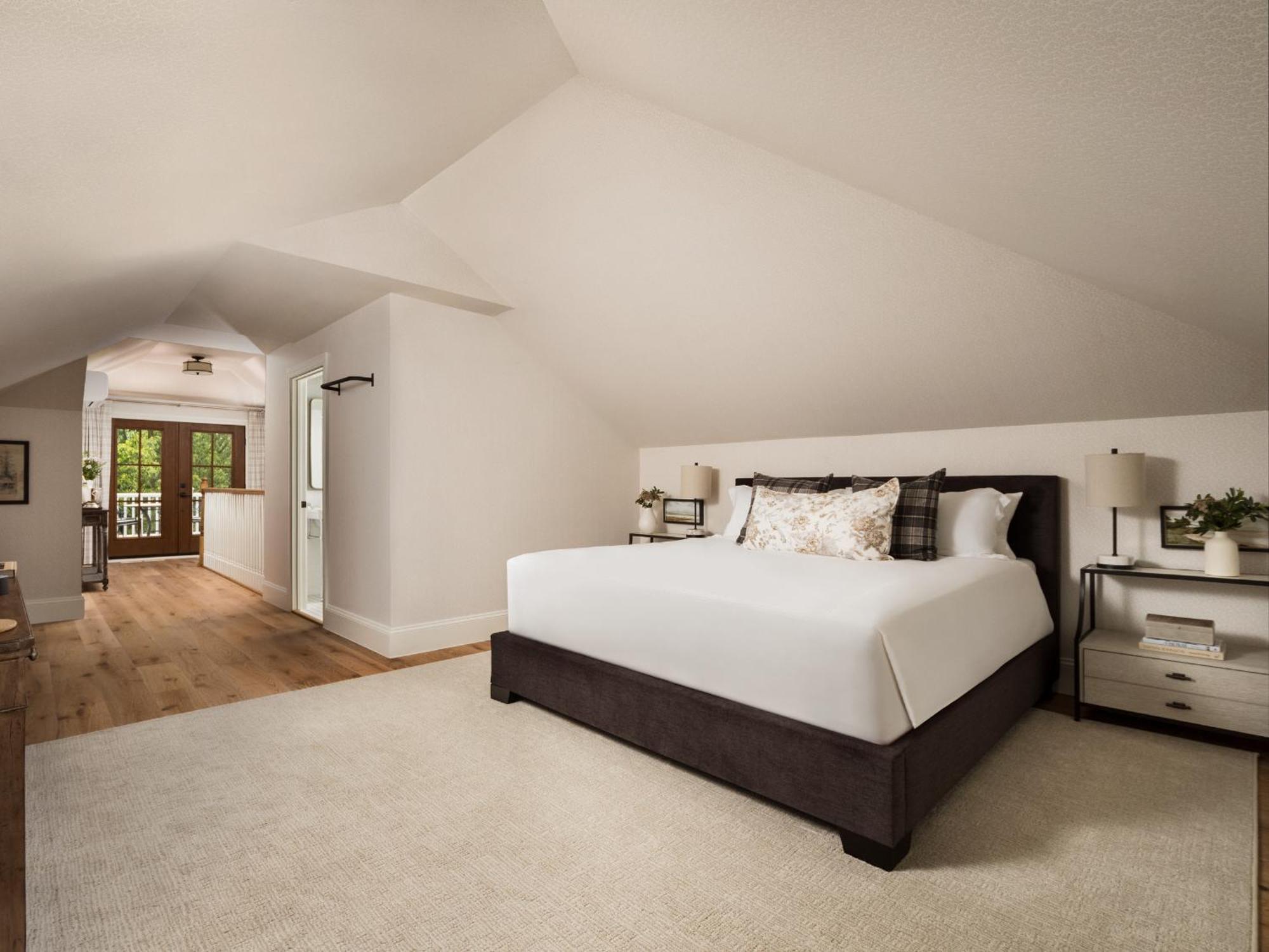 1313 West Luxury Boutique Hotel แอนแนโพลิส ภายนอก รูปภาพ