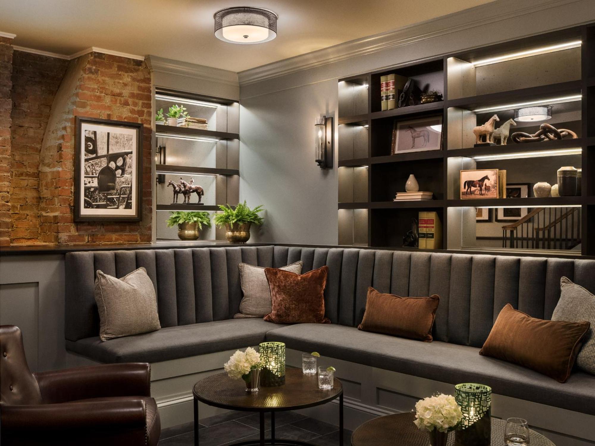 1313 West Luxury Boutique Hotel แอนแนโพลิส ภายนอก รูปภาพ