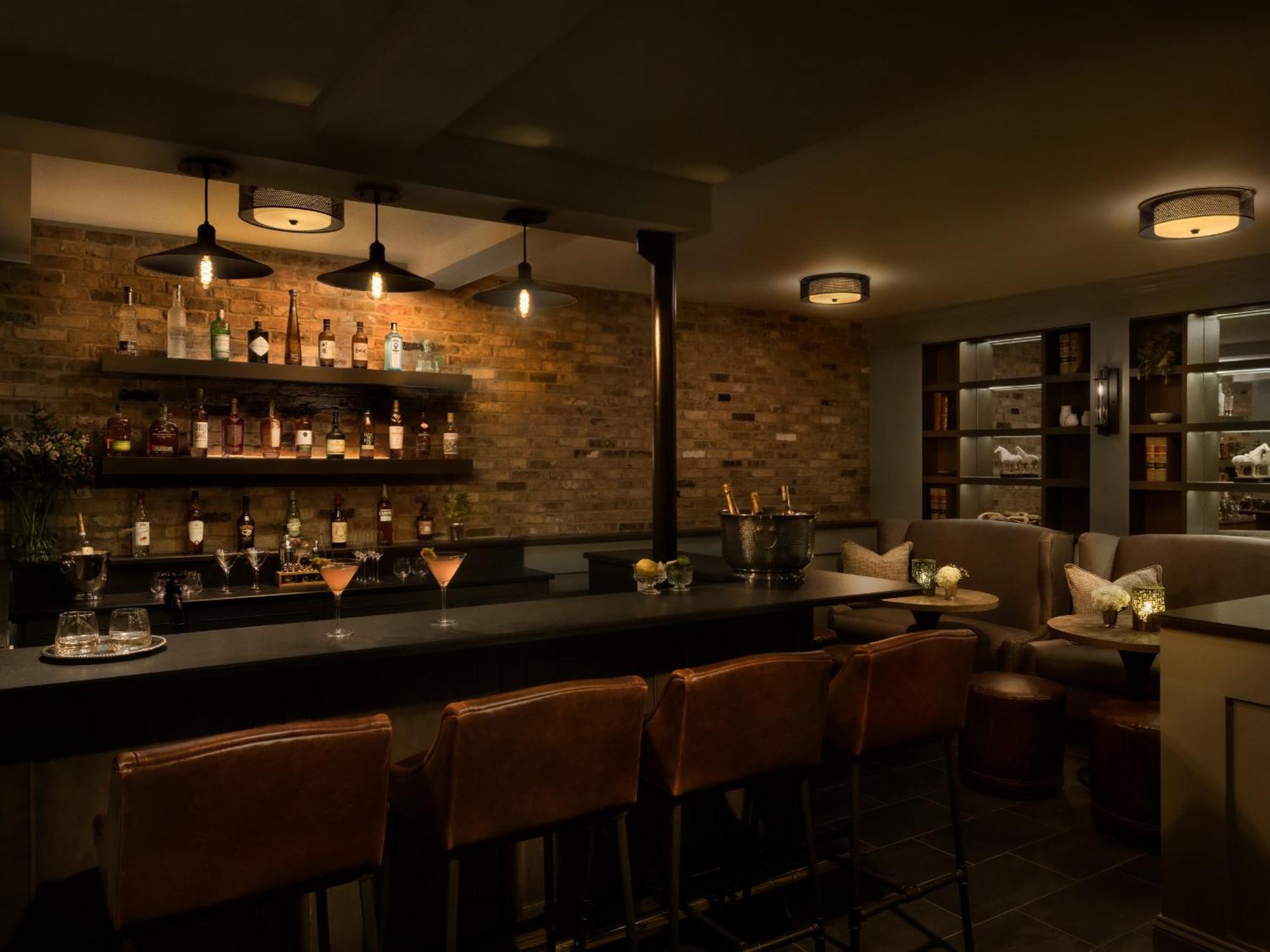 1313 West Luxury Boutique Hotel แอนแนโพลิส ภายนอก รูปภาพ